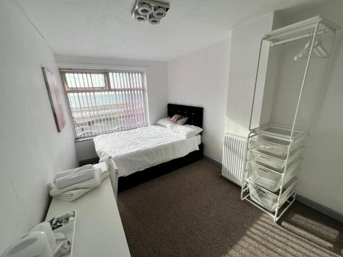 Arnies Hotel Blackpool Dış mekan fotoğraf